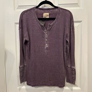 Chaser Women’s Top Henley Style Purple Silver Buttons Size M NWT